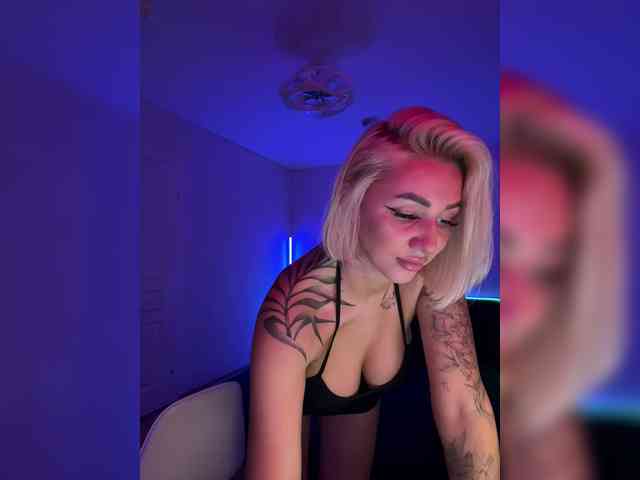 -AmazingBlonde- webcam