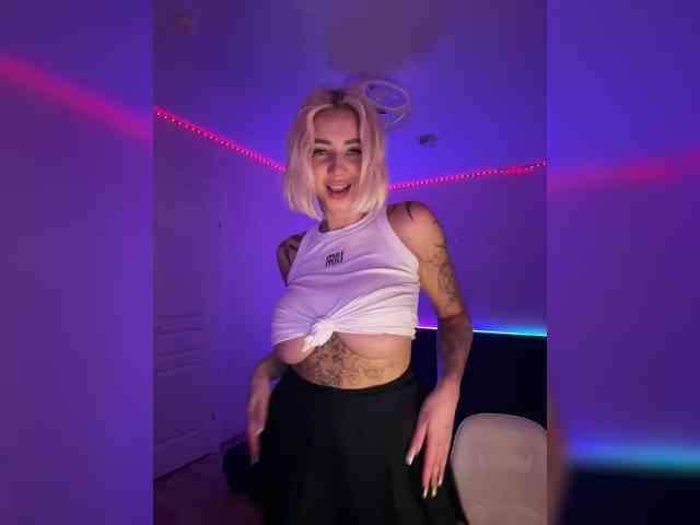 -AmazingBlonde- webcam