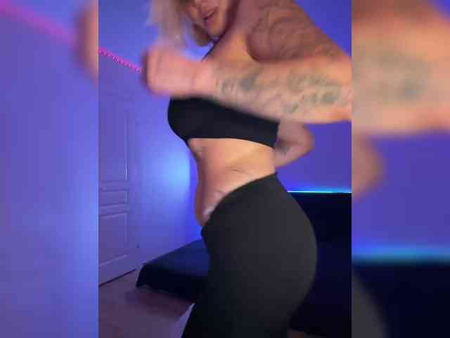 -AmazingBlonde- webcam