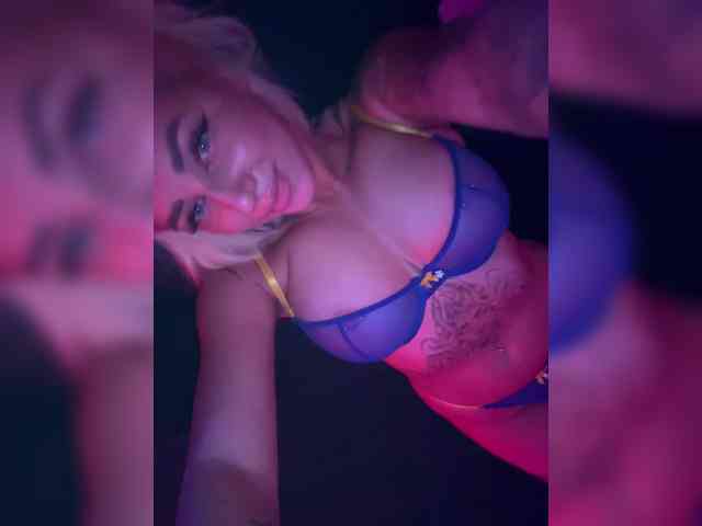 -AmazingBlonde- webcam