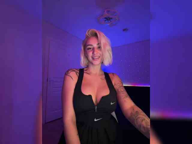-AmazingBlonde- webcam