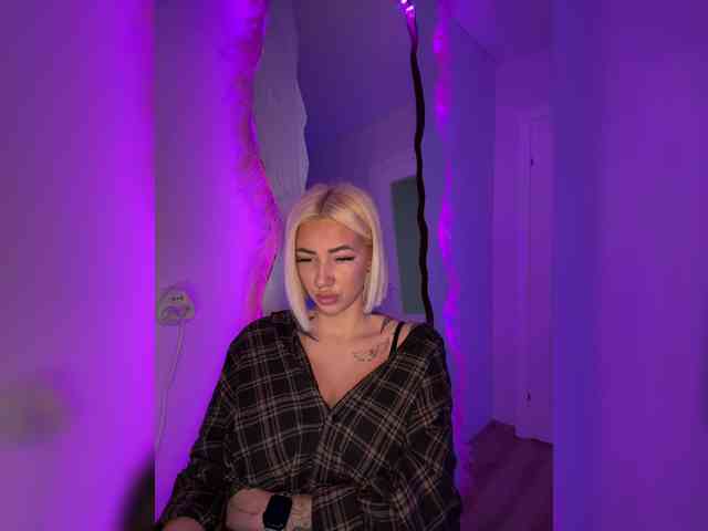 -AmazingBlonde- webcam