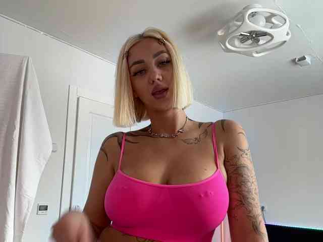 -AmazingBlonde- webcam