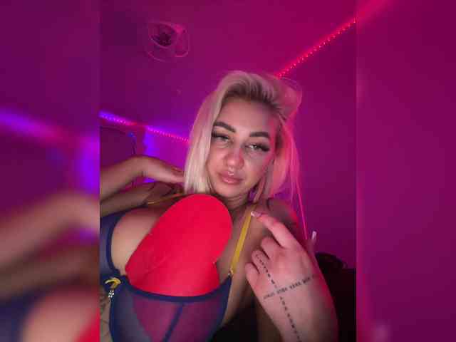 -AmazingBlonde- webcam