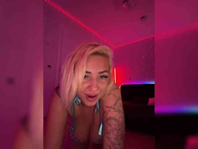 -AmazingBlonde- webcam