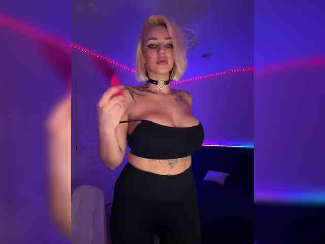 -AmazingBlonde- webcam