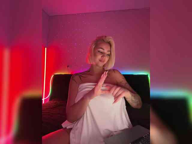 -AmazingBlonde- webcam