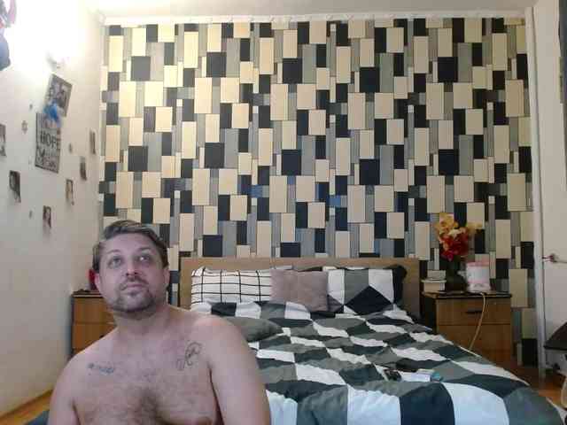 SwitchDomCouple webcam