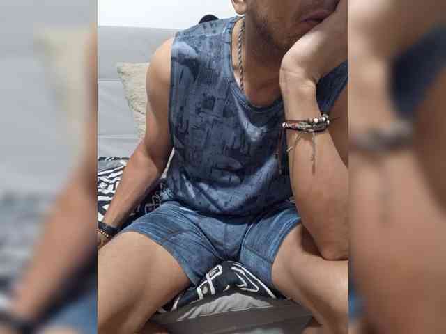 Latinmartin73 Live Webcam on BongaCams