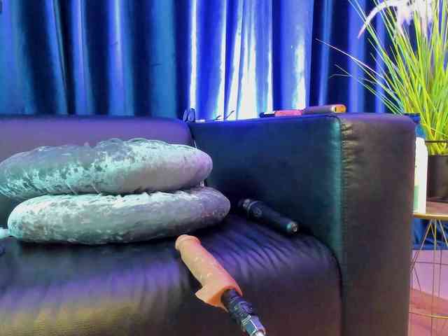 rosa-catalleya rosa-catalleya