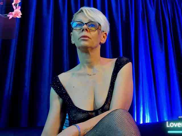 rosa-catalleya rosa-catalleya