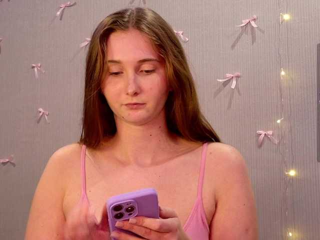 PeachGirl's BongaCams show and profile