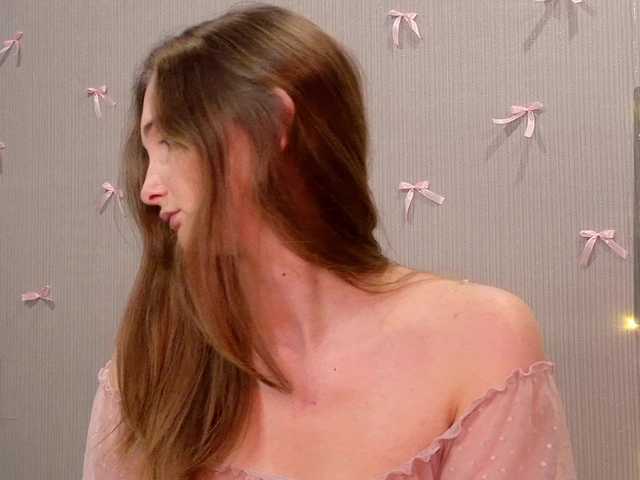 PeachGirl's BongaCams show and profile