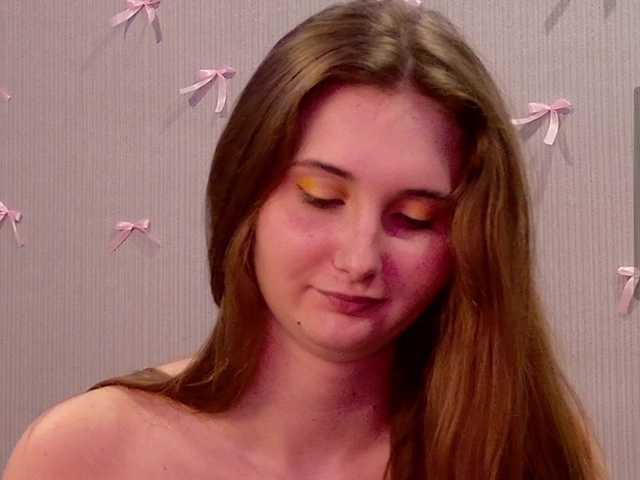 PeachGirl's BongaCams show and profile