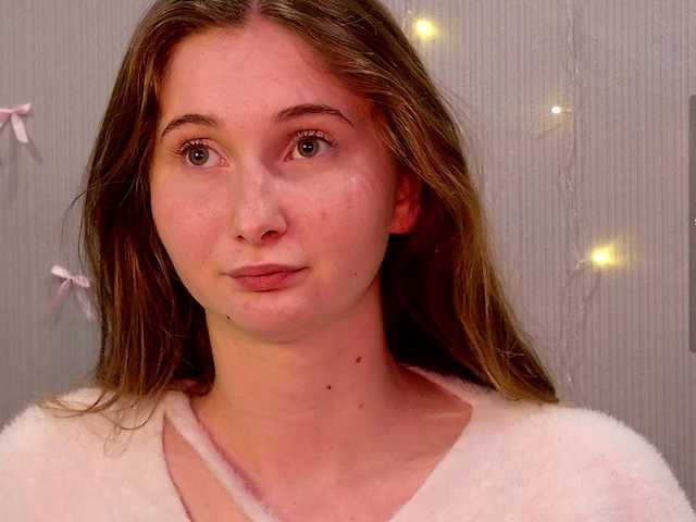 PeachGirl's BongaCams show and profile