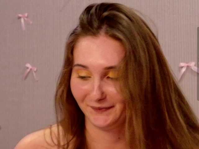 PeachGirl's BongaCams show and profile