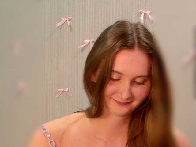 PeachGirl's BongaCams show and profile