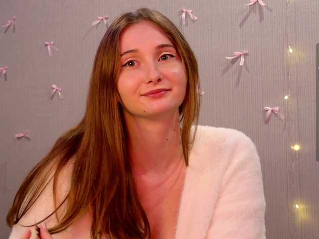 PeachGirl's BongaCams show and profile