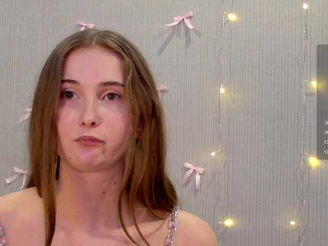 PeachGirl's BongaCams show and profile