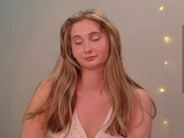 модель PeachGirl