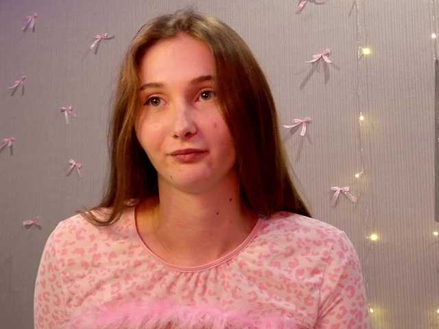 PeachGirl's BongaCams show and profile