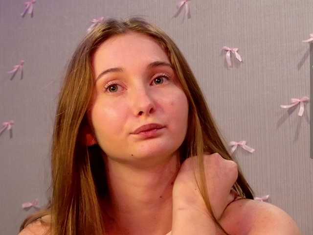 PeachGirl's BongaCams show and profile