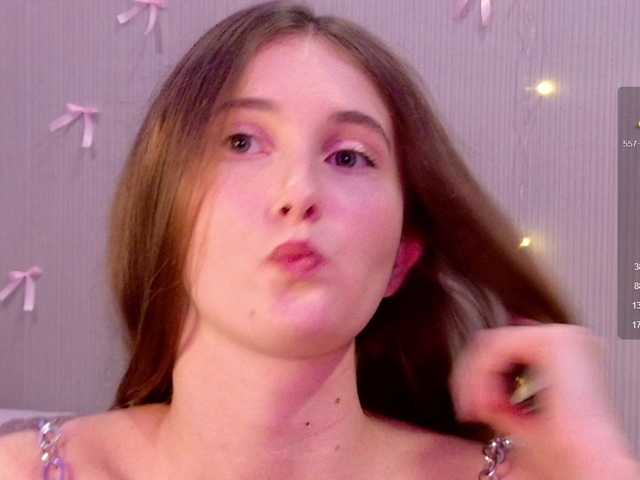 PeachGirl's BongaCams show and profile