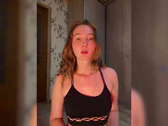 PeachGirl webcam