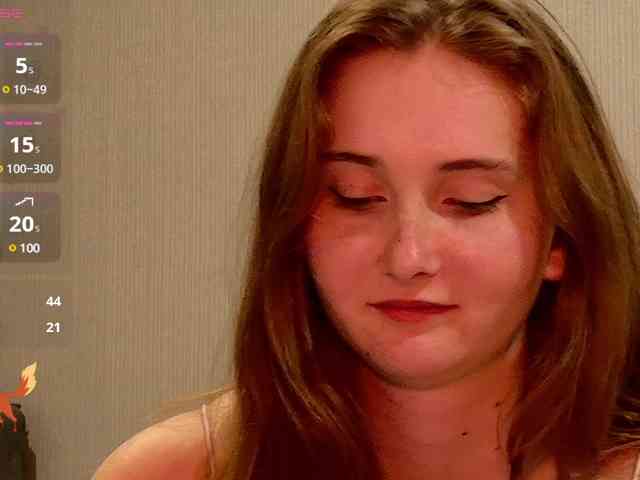 PeachGirl webcam