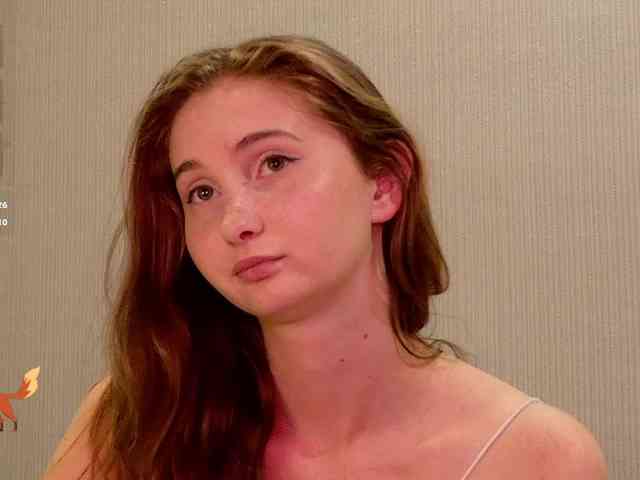 PeachGirl webcam
