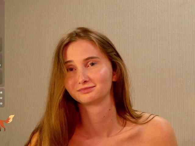 PeachGirl webcam