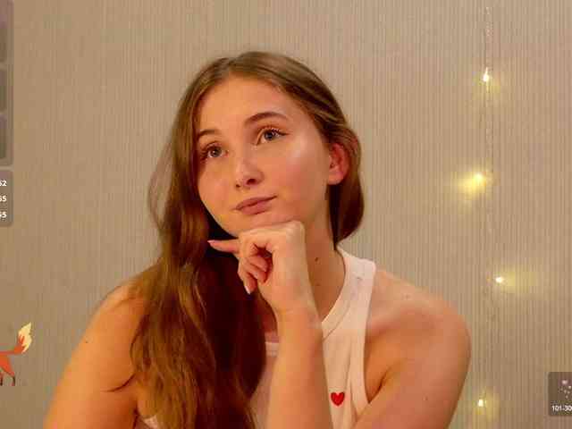 PeachGirl webcam