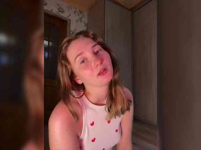 PeachGirl webcam