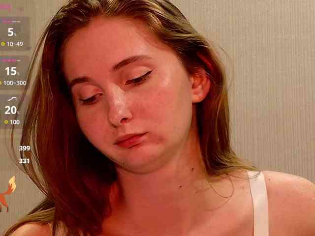 PeachGirl webcam