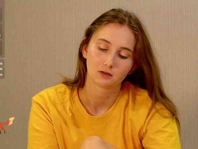 PeachGirl webcam