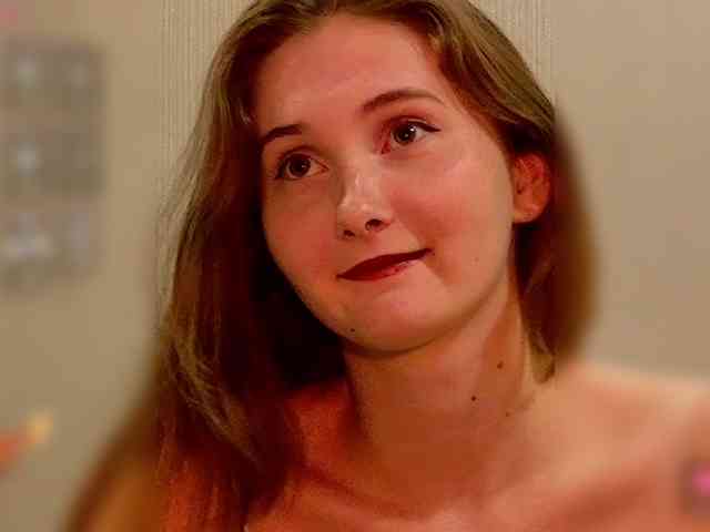 PeachGirl webcam
