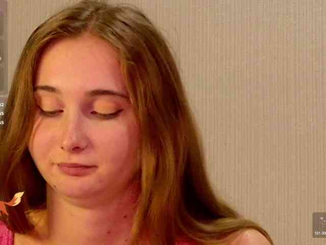 PeachGirl webcam