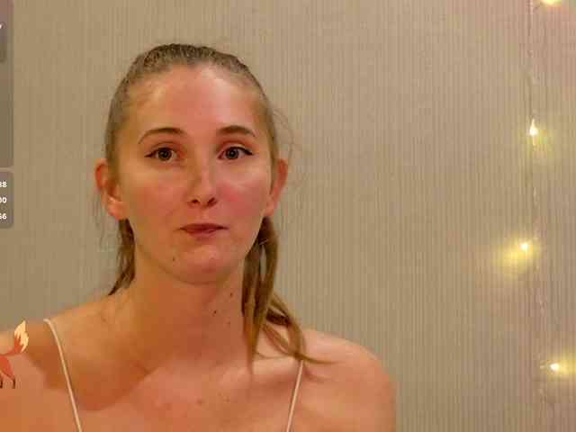 PeachGirl webcam