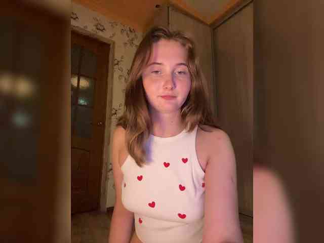 PeachGirl webcam