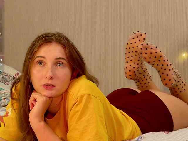 PeachGirl webcam