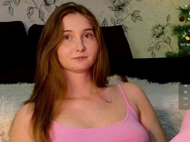 PeachGirl webcam