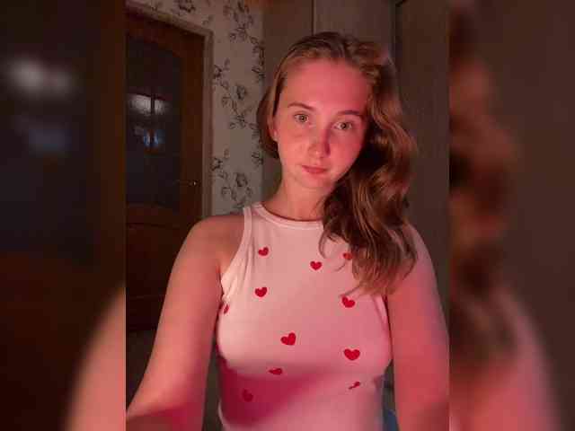 PeachGirl webcam