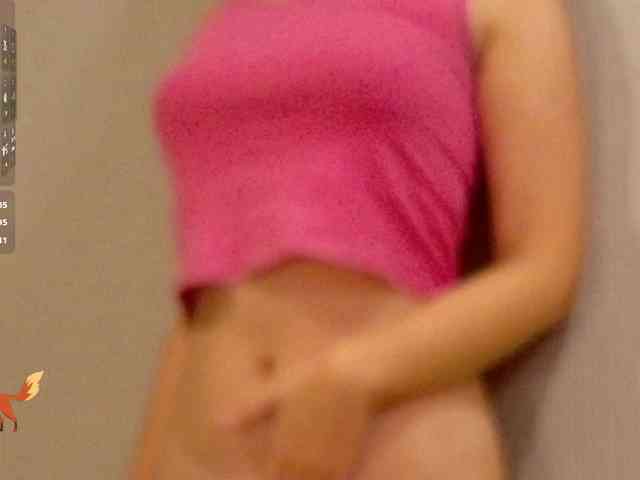 PeachGirl webcam