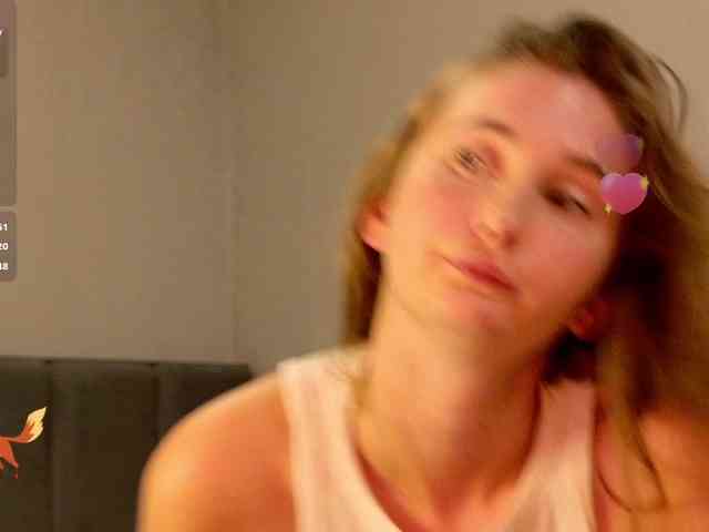 PeachGirl webcam