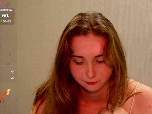 PeachGirl webcam