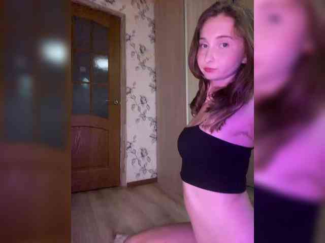 PeachGirl webcam