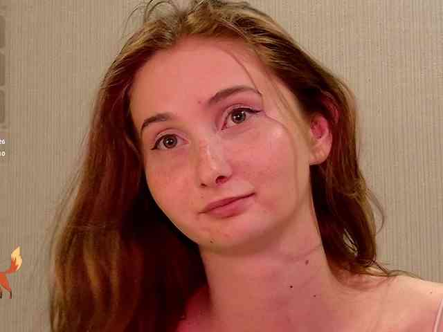 PeachGirl webcam