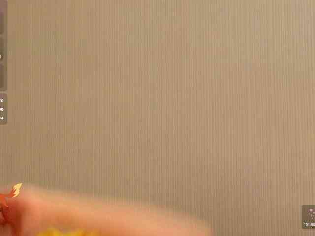 PeachGirl webcam