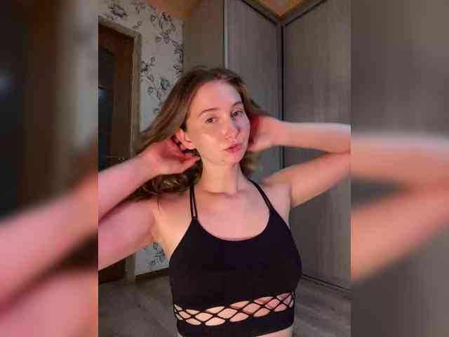 PeachGirl webcam