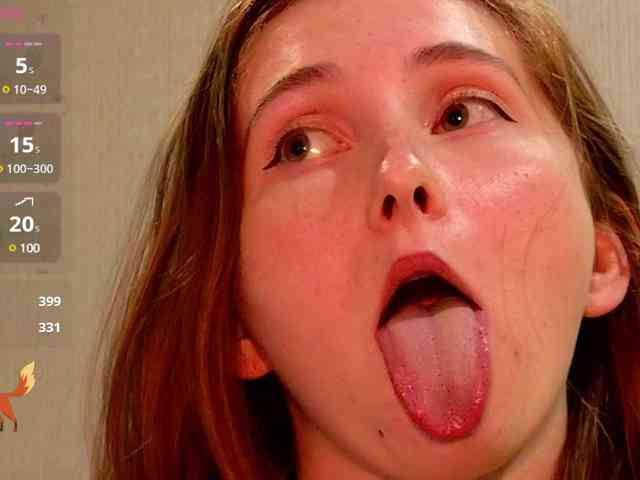 PeachGirl webcam